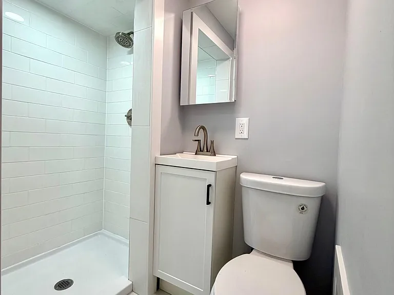 114 Sprague Ave — Photo 10