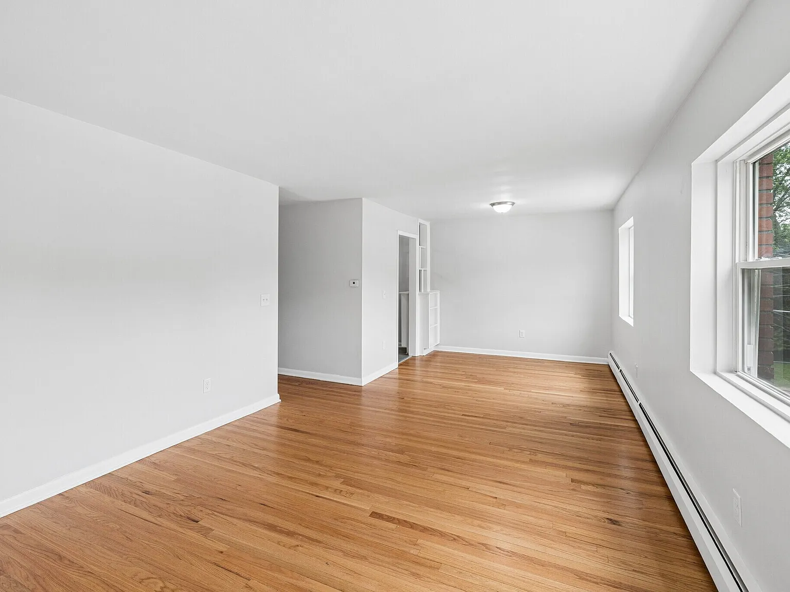 2 bed, 700 sqft, $1,800 — Photo 4