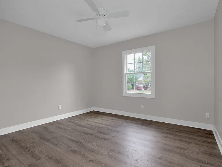 914 Fiske Dr — Photo 8