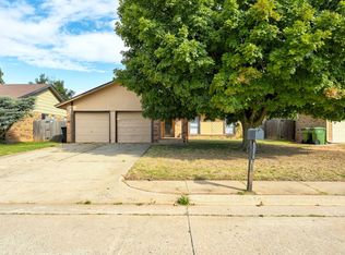 325 Chickasaw Ln, Yukon, OK 73099