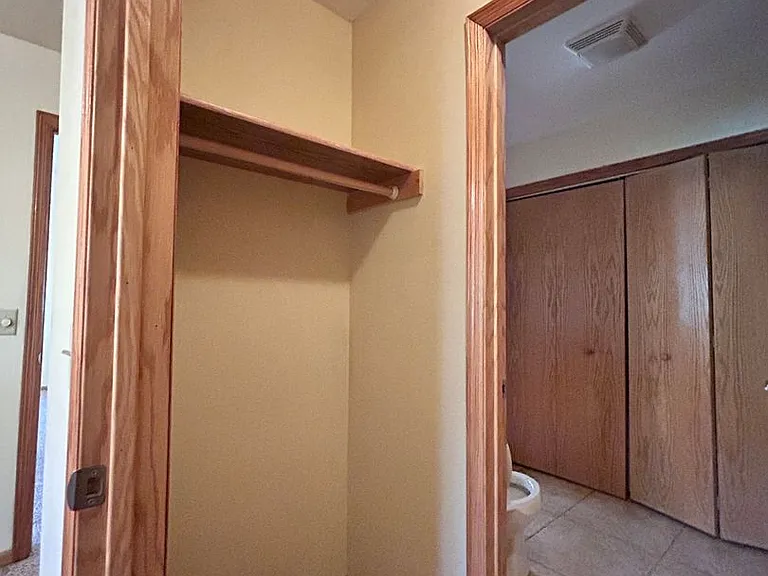 1027 Dutchman Dr — Photo 6