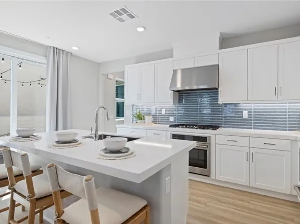 27360 Snow Creek Pl, Valencia, CA 91354