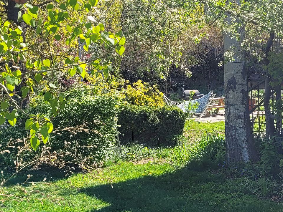 2nd image of 1385 E Milne Ln