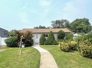 1656 N Thompson Drive, Bay Shore, NY 11706
