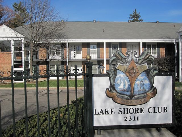 Welcome to The Lakeshore Club Condominiums