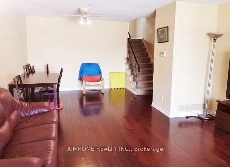 62 Mentor Blvd #UPPER — Photo 2