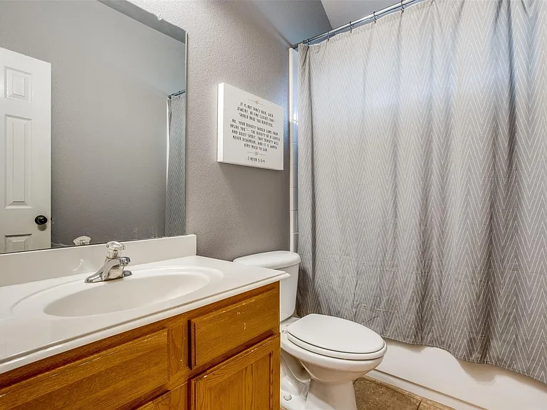 9800 Old Field Dr — Photo 9
