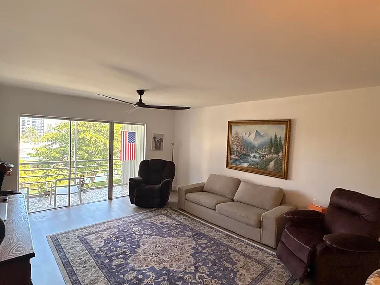 608 NE 2nd St #432 — Photo 6