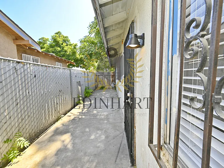 2303 S Poppy Ave #101 — Photo 27