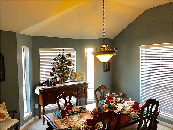 3rd image of 1405 Tippler Dr