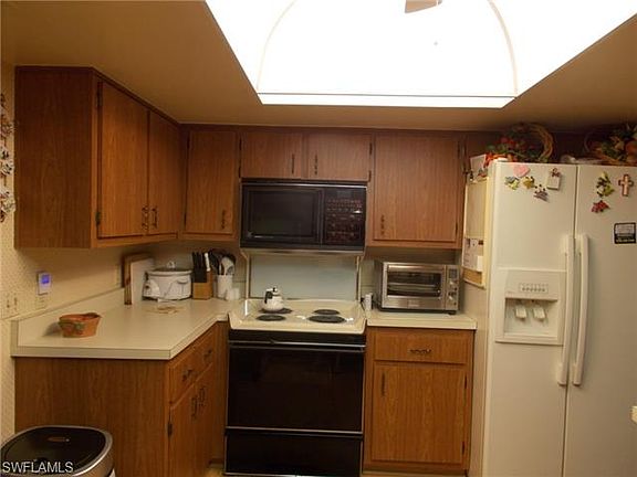 3rd image of 17215 Castleview Dr