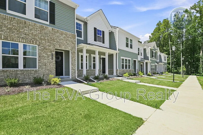 3 bed, 2.5 bath, 1336 sqft, $2,495 — Photo 2