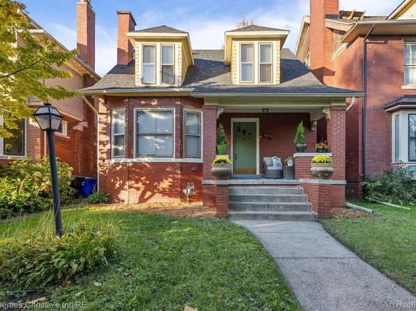 1495 Seyburn St, Detroit, MI 48214
