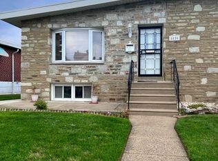 8820 Macon St, Philadelphia, PA 19152