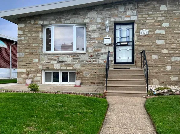 8820 Macon St, Philadelphia, PA 19152