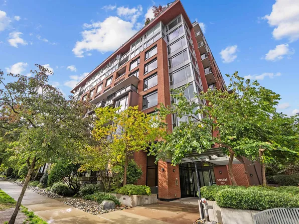 2389 Scotia St, Vancouver, BC V5T 0B2