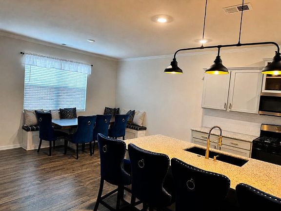 4th image of 183 Durana Way