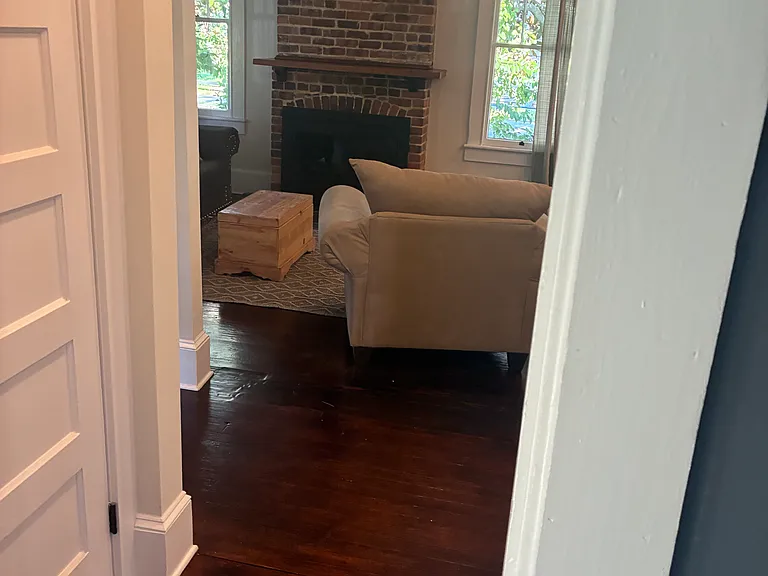 1401 Grace St — Photo 8