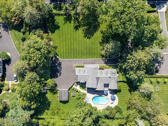 2nd image of 82 Rumson Road
