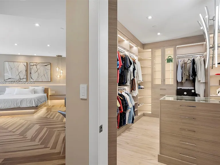 60 Edgewater Dr #11F — Photo 13