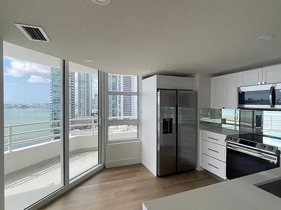 3rd image of 553 NE 34th St #2100