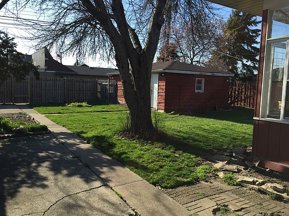 3rd image of 7452 Olcott Ave