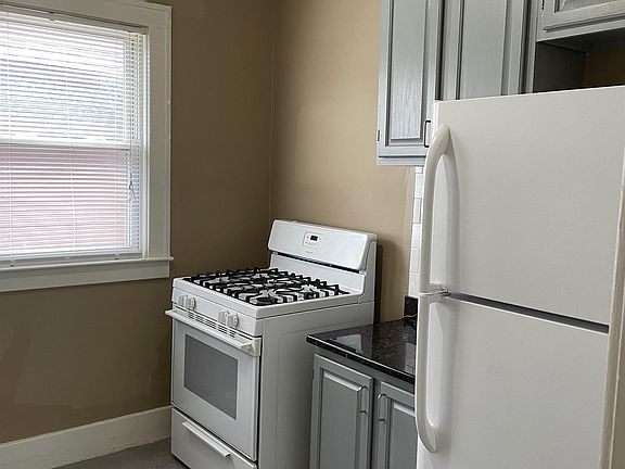 5th image of 168 Bondie St #2