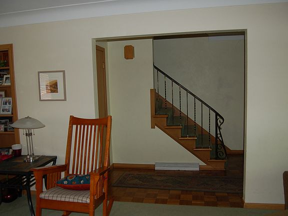 5th image of 143 Windsor Dr