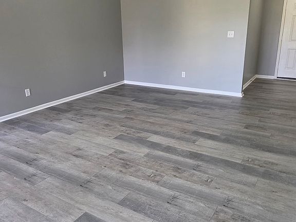 5th image of 2536 Marjorie Ln SW