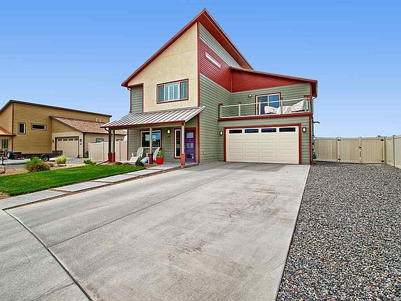 2nd image of 391 Green River Dr