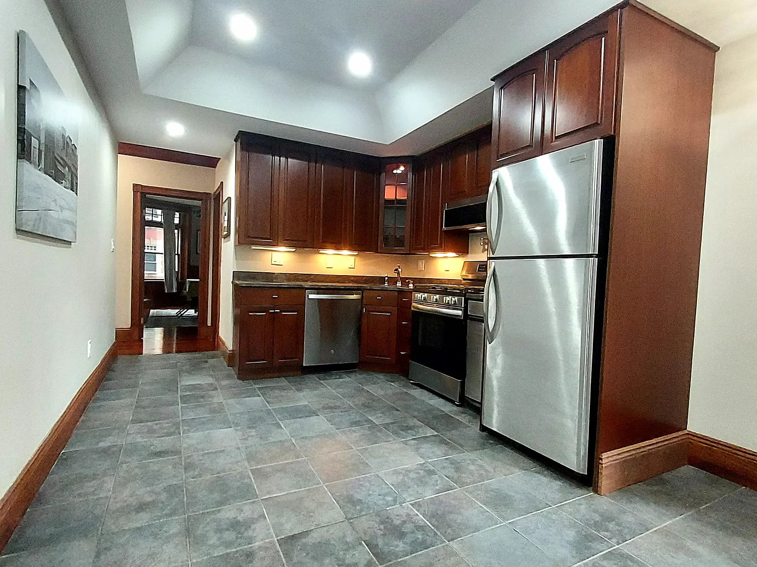 3 bed, 1350 sqft, $4,500 — Photo 4