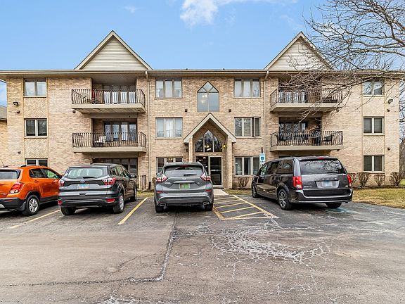 2nd image of 5120 Shadow Creek Dr Unit 4