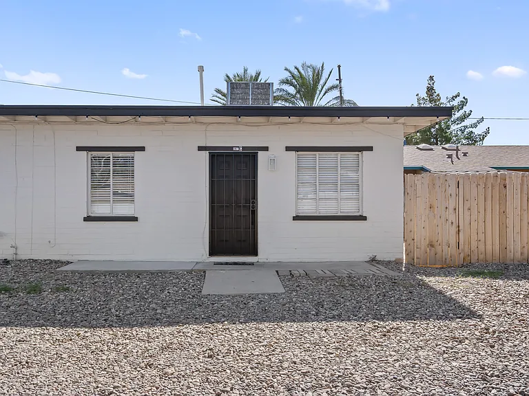 1627 N Bryant Ave #C — Photo 25