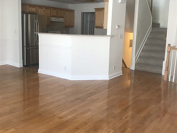 4th image of 130 Blue Heron Dr #130