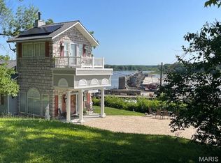 412 N 2nd St, Clarksville, MO 63336