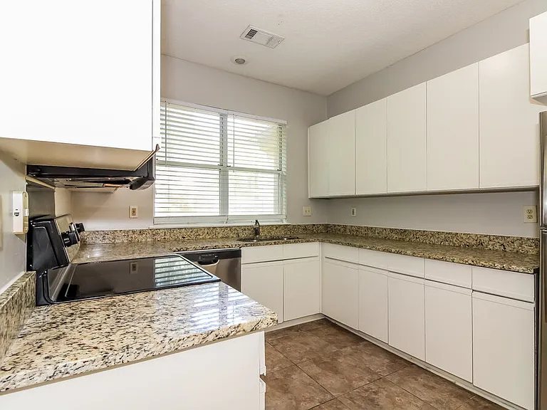 8183 Walnut Valley Cv — Photo 9