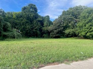 402 Martin Luther King Jr Blvd, Lexington, NC 27292