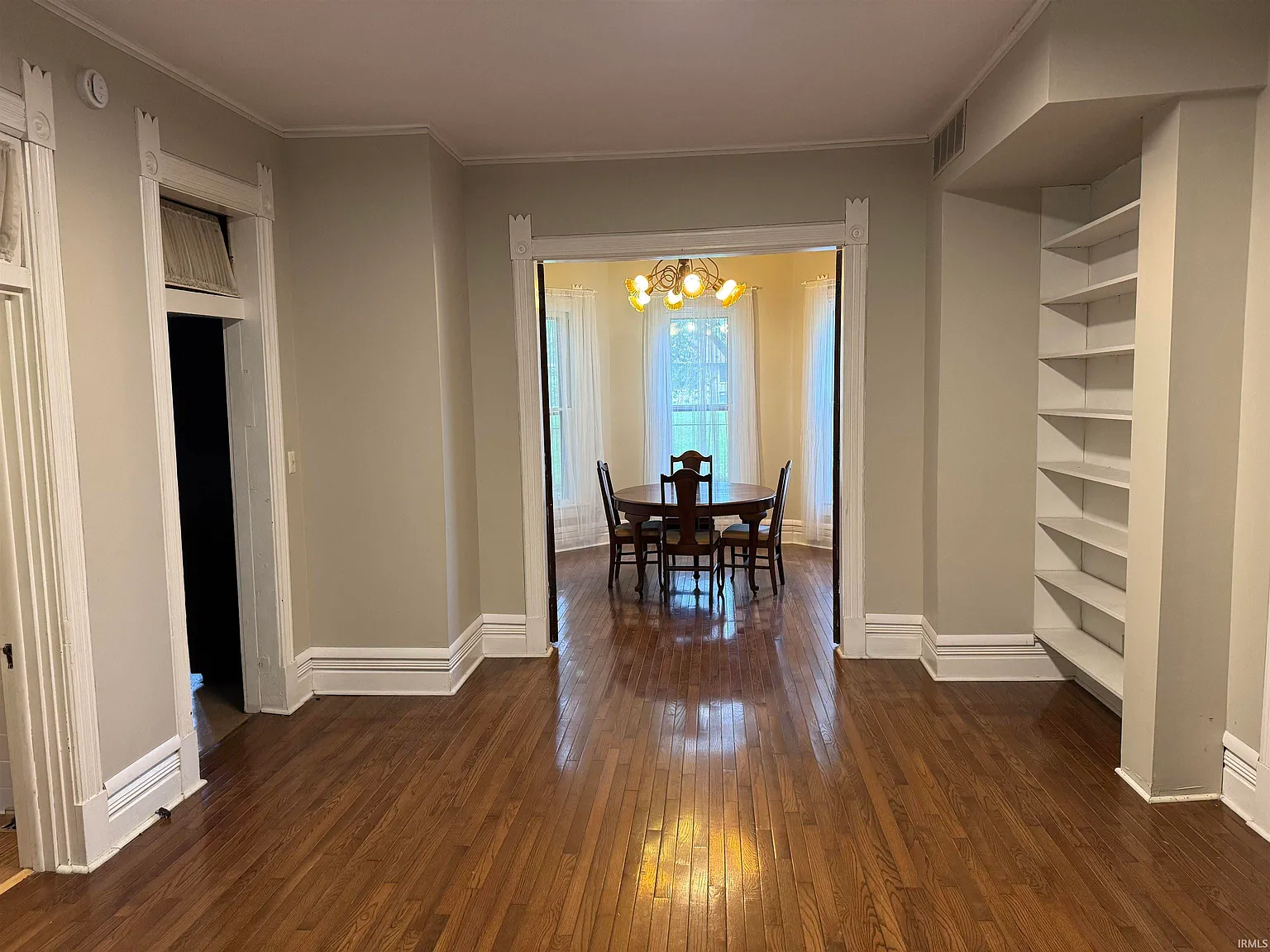5 bed, 2.0 bath, 2240 sqft, $2,800 — Photo 2