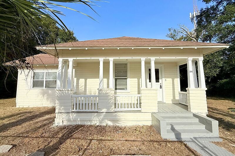 1st image of 218 Seamarge Ln #Gle