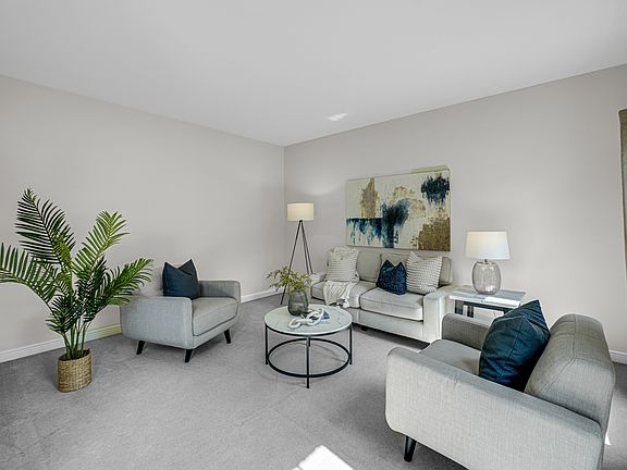 3rd image of 207 Edinburgh Ct
