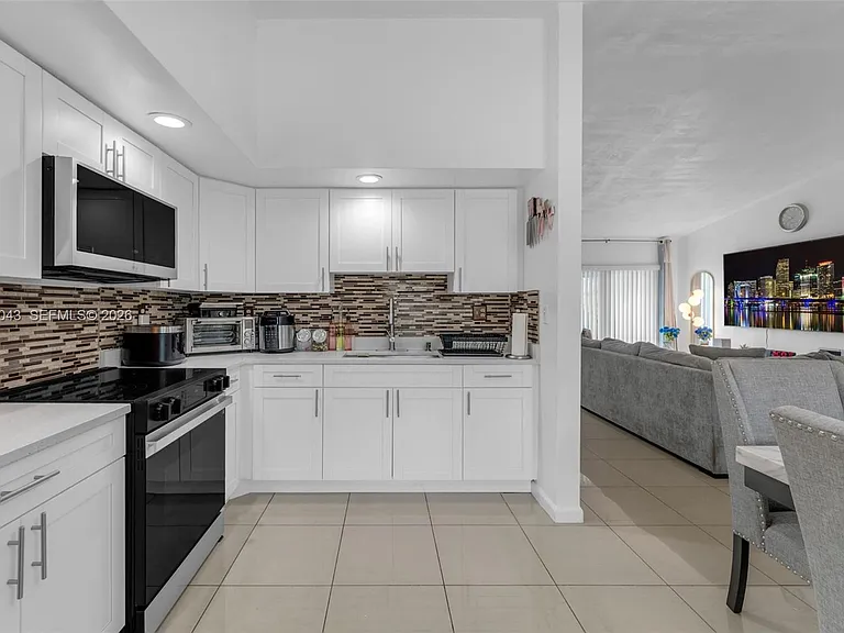 11506 SW 124th Pl — Photo 7