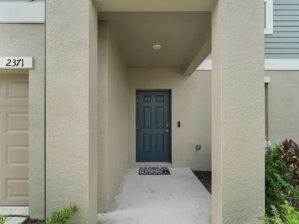 2371 Lanier Rd, Zephyrhills, FL 33541