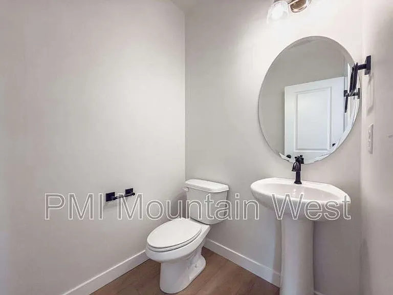 2606 N 2125 W — Photo 5