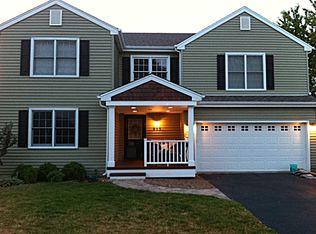 895 Westfield Crse, Geneva, IL 60134