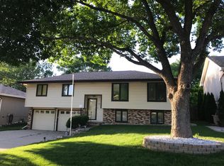 13634 Grover St, Omaha, NE 68144