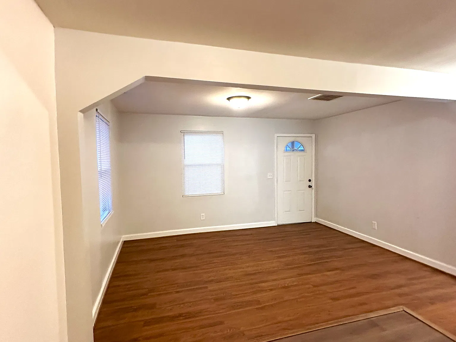 2 bed, 550 sqft, $1,250 — Photo 2