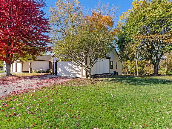2nd image of 2051 Nathan Dr SE