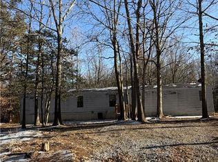 200 Spruce Ln, Cornelia, GA 30531