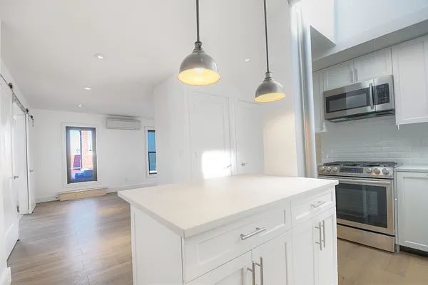 Rented by Corcoran | media 27