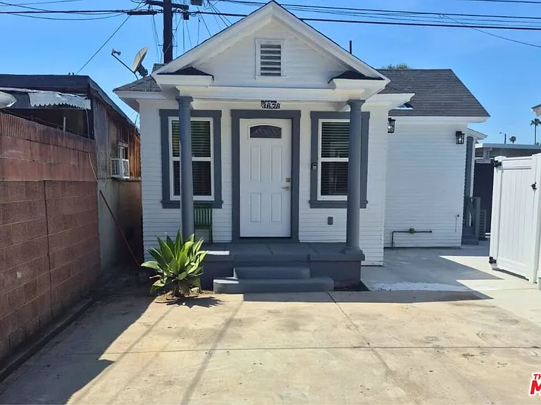 3679 3rd Ave — Photo 25